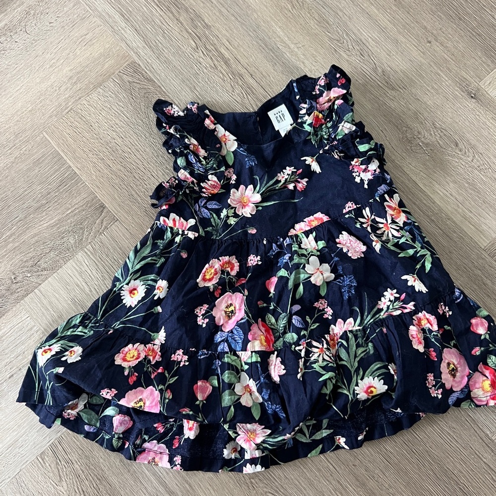 Baby gap dress 12-18m